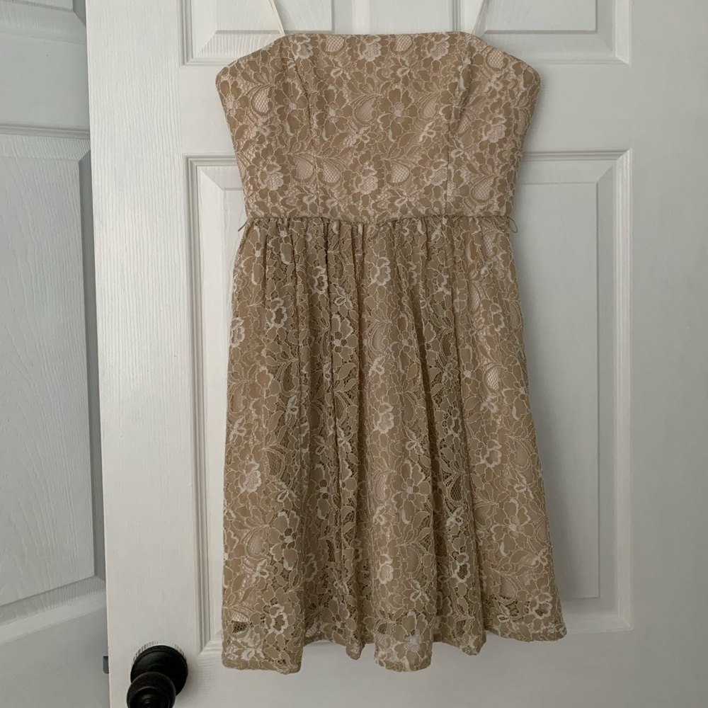 Max & Cleo strapless taupe/white lace dress, size 4, NWT